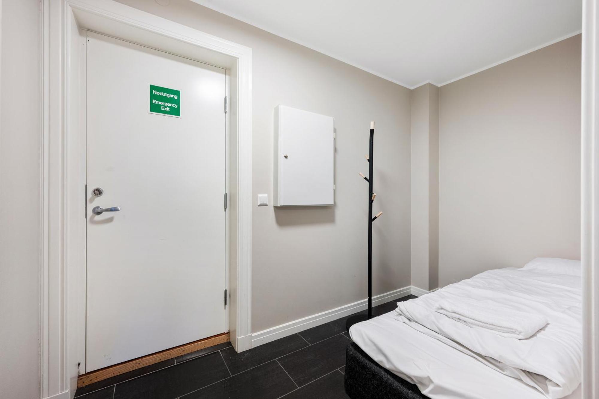 New! Modern City Apt: Central W/ Private Entrence Apartment Bergen Ngoại thất bức ảnh