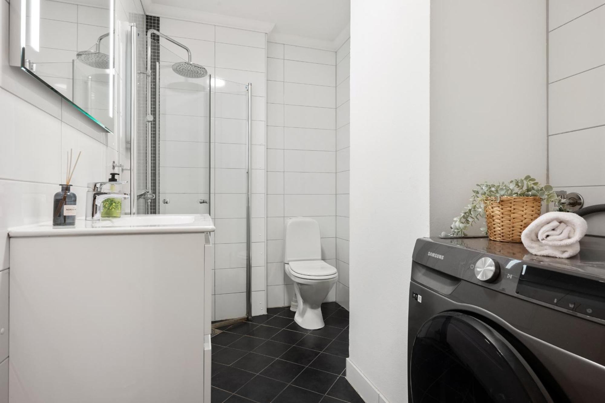 New! Modern City Apt: Central W/ Private Entrence Apartment Bergen Ngoại thất bức ảnh